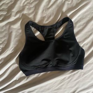 Nike women’s medium-support non-padded sports bra size small NWOT